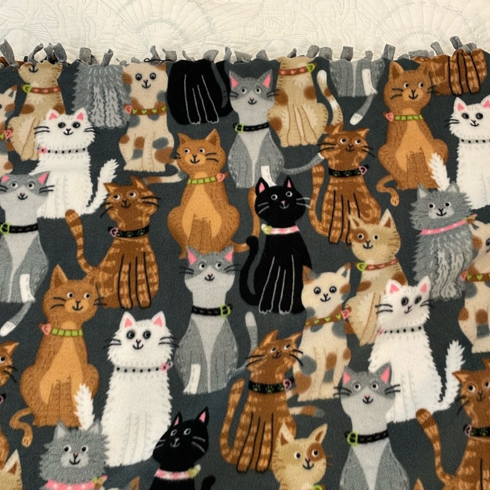 Fleece Cat Design Throw Blanket